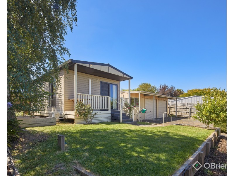 8 Wolff Street, Drouin VIC 3818