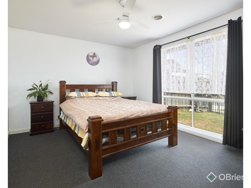 6 Hatfield Drive, Drouin VIC 3818