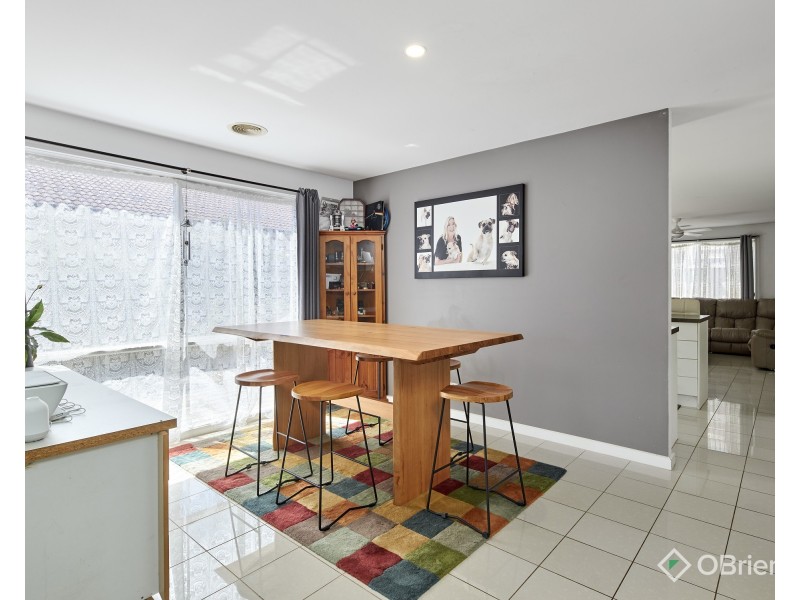 6 Hatfield Drive, Drouin VIC 3818