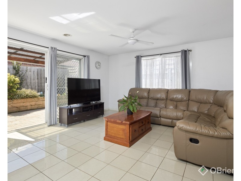 6 Hatfield Drive, Drouin VIC 3818