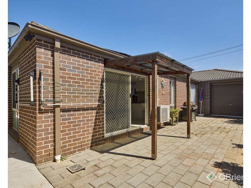 6 Hatfield Drive, Drouin VIC 3818
