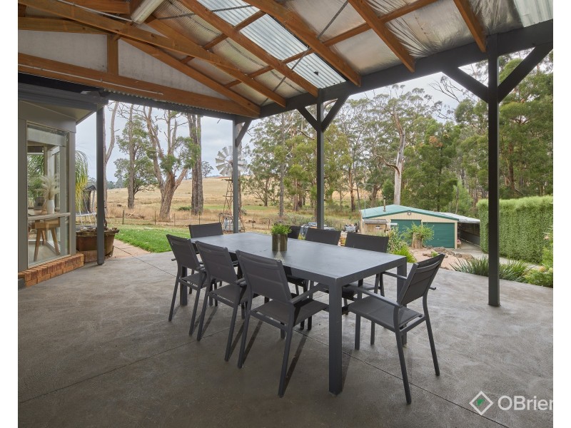 6 Andrew Court, Drouin VIC 3818