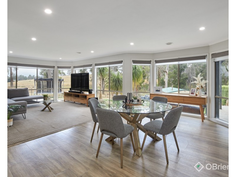 6 Andrew Court, Drouin VIC 3818