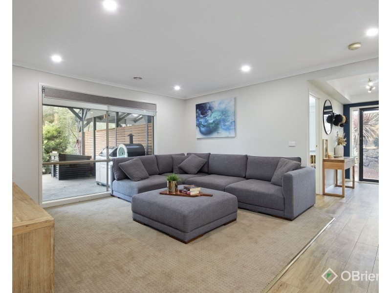 6 Andrew Court, Drouin VIC 3818
