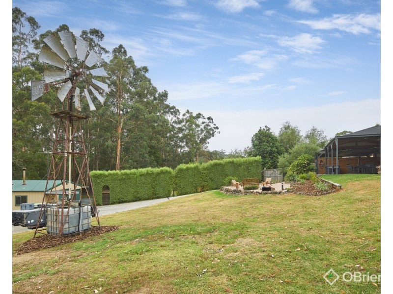 6 Andrew Court, Drouin VIC 3818