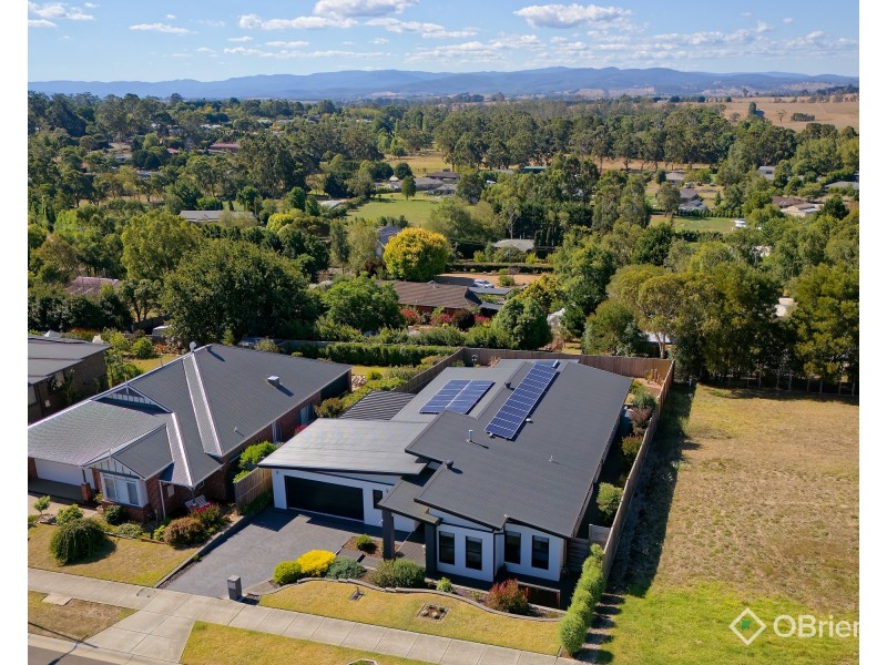 92 Bexley Boulevard, Drouin VIC 3818
