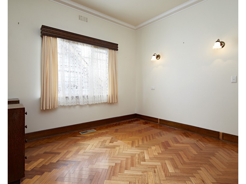 24 Clifford Street, Warragul VIC 3820