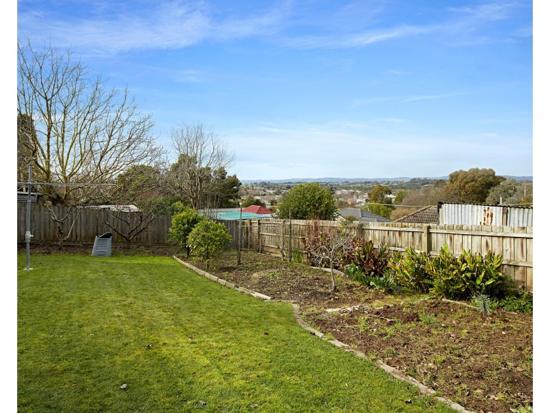 24 Clifford Street, Warragul VIC 3820