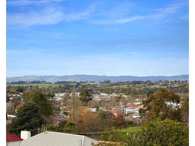 24 Clifford Street, Warragul VIC 3820