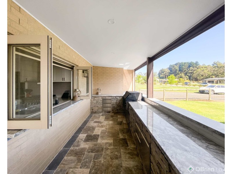 21 Drovers Close, Drouin VIC 3818