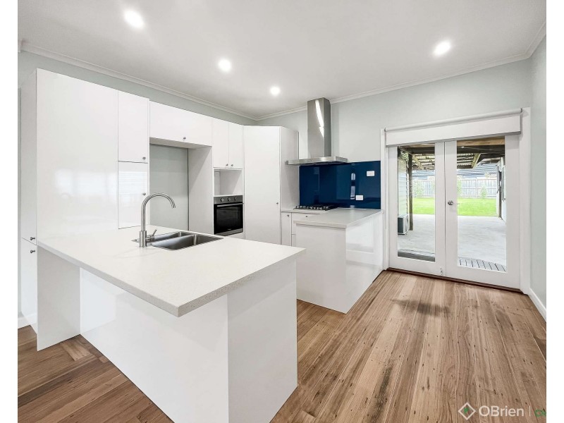 8 Fairchild Street, Drouin VIC 3818