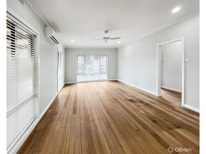 8 Fairchild Street, Drouin VIC 3818