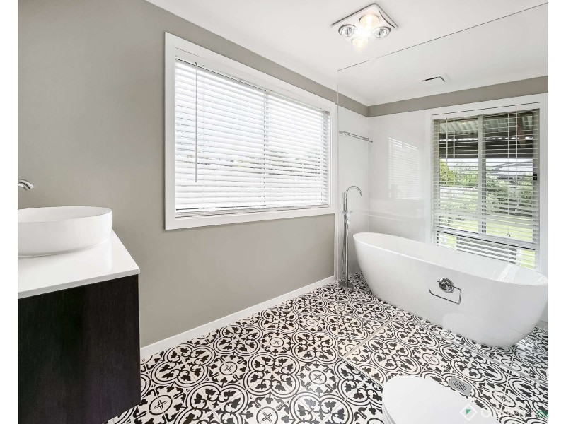 8 Fairchild Street, Drouin VIC 3818