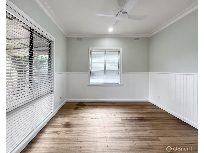 8 Fairchild Street, Drouin VIC 3818