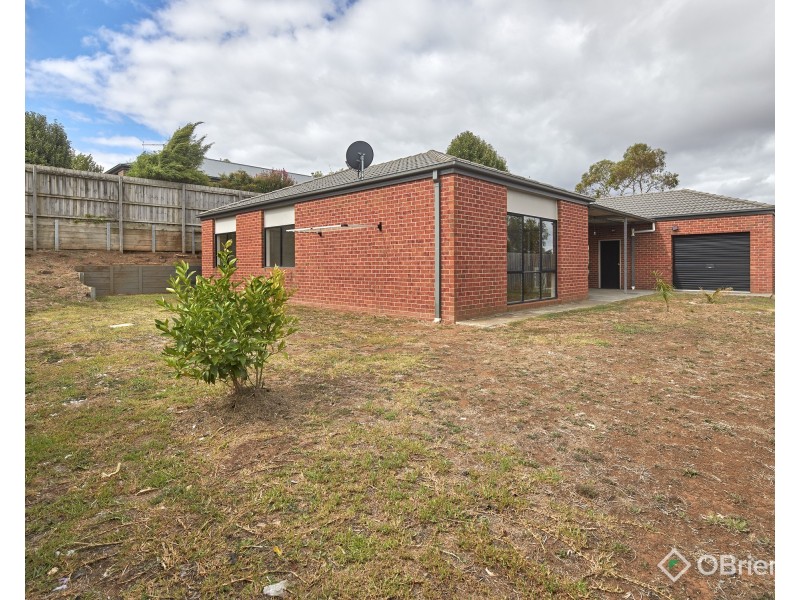 27 Skipton Street, Drouin VIC 3818