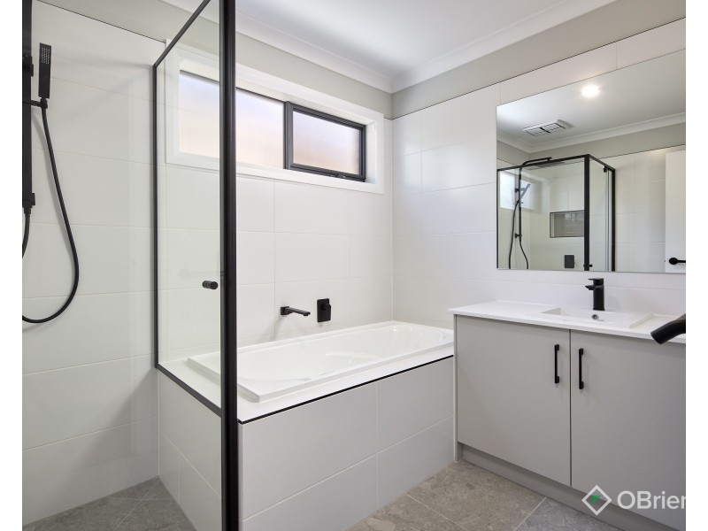 18 Royston Avenue, Warragul VIC 3820