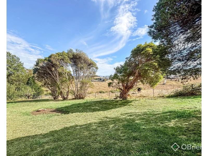 1/15 Jindivick-Neerim South Road, Neerim South VIC 3831