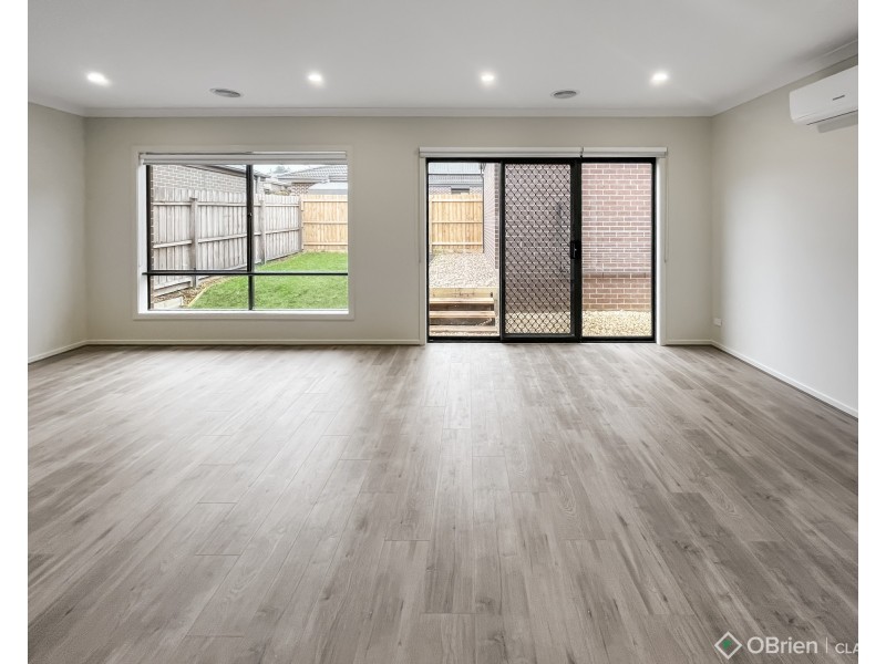 45 Harmon Drive, Drouin VIC 3818