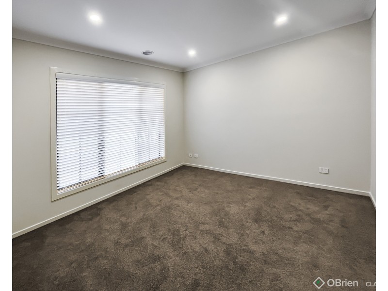 45 Harmon Drive, Drouin VIC 3818