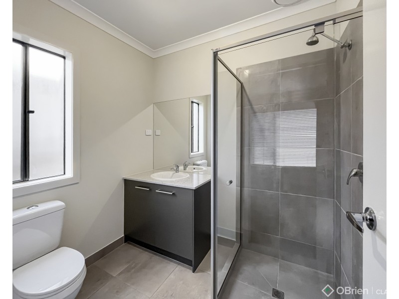 45 Harmon Drive, Drouin VIC 3818