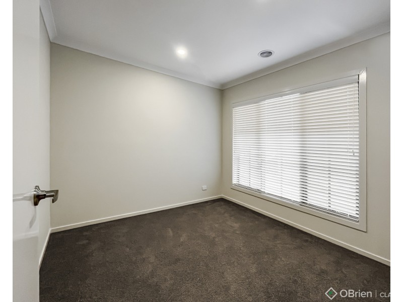 45 Harmon Drive, Drouin VIC 3818