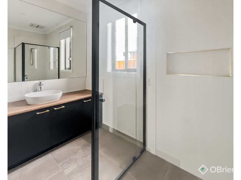 4 Holstein Street, Drouin VIC 3818