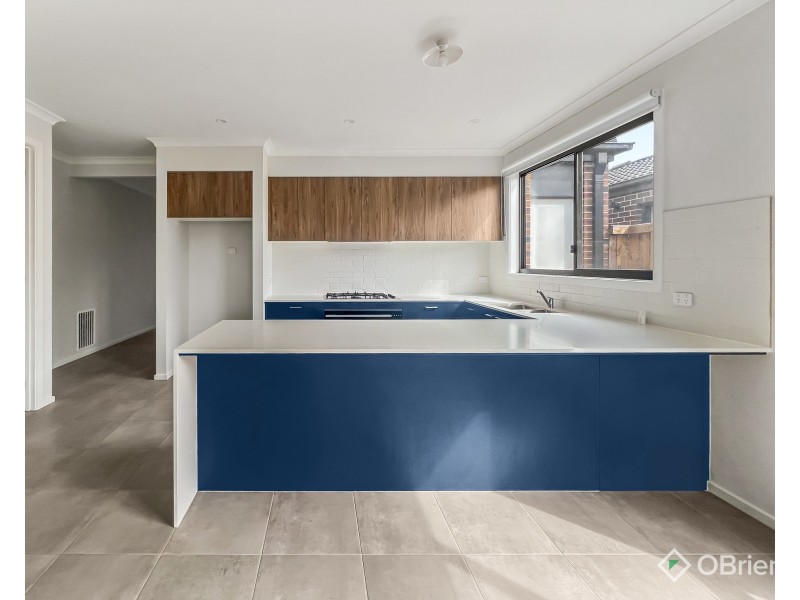 4 Holstein Street, Drouin VIC 3818