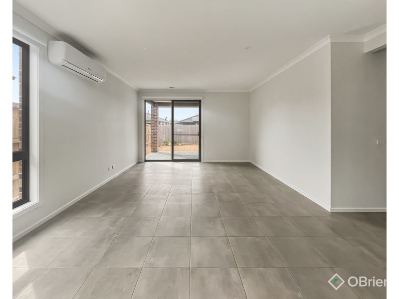 4 Holstein Street, Drouin VIC 3818