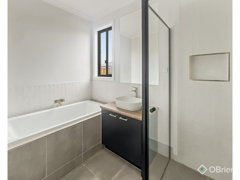 4 Holstein Street, Drouin VIC 3818