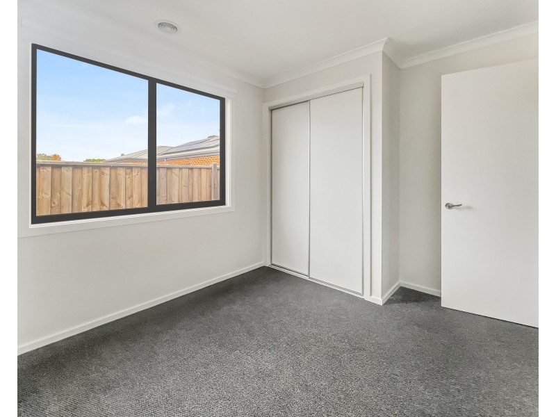 4 Holstein Street, Drouin VIC 3818