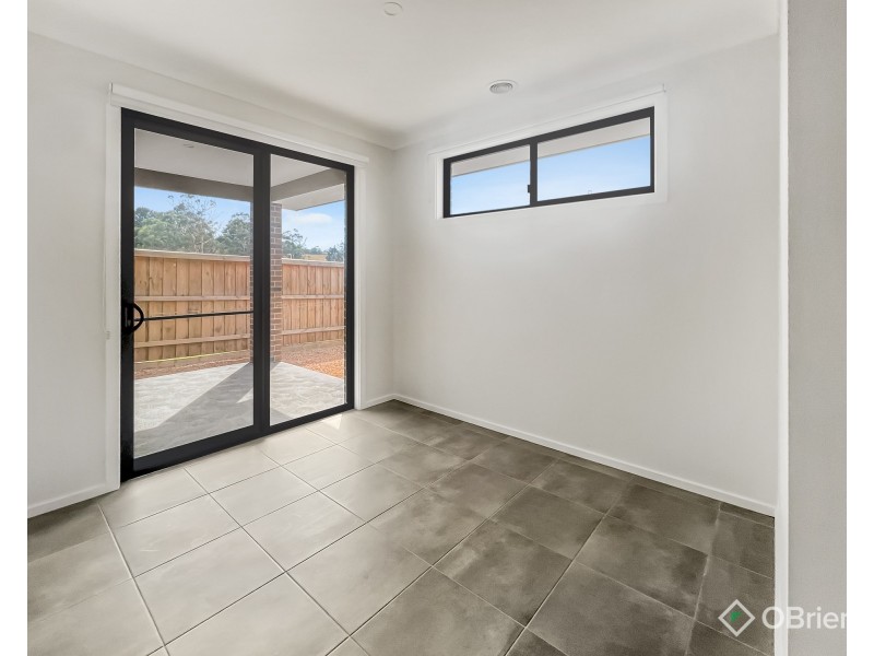 4 Holstein Street, Drouin VIC 3818