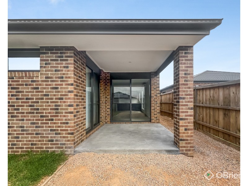 4 Holstein Street, Drouin VIC 3818