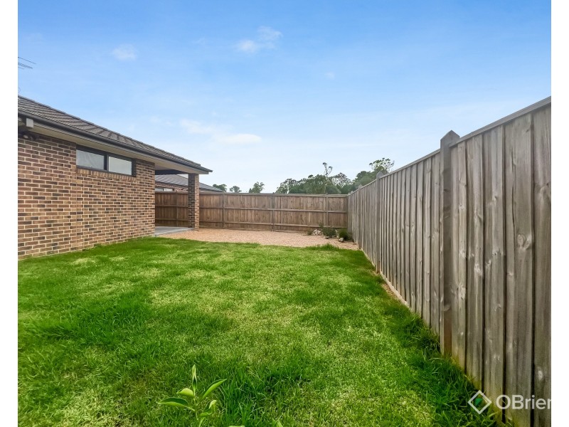4 Holstein Street, Drouin VIC 3818
