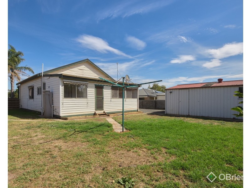 15 Lewis Street, Darnum VIC 3822