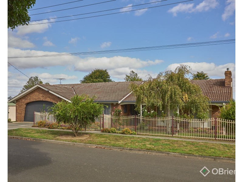 27 Johnson Avenue, Drouin VIC 3818