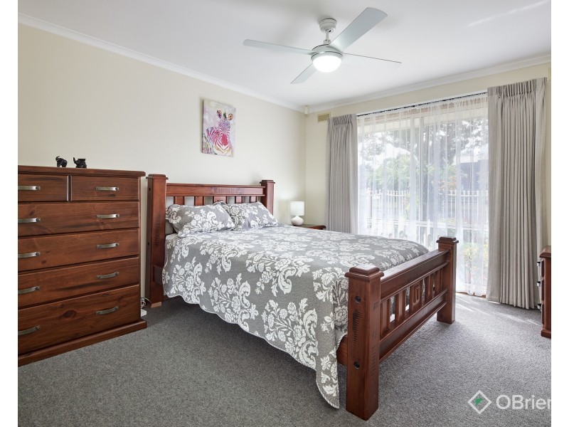 27 Johnson Avenue, Drouin VIC 3818