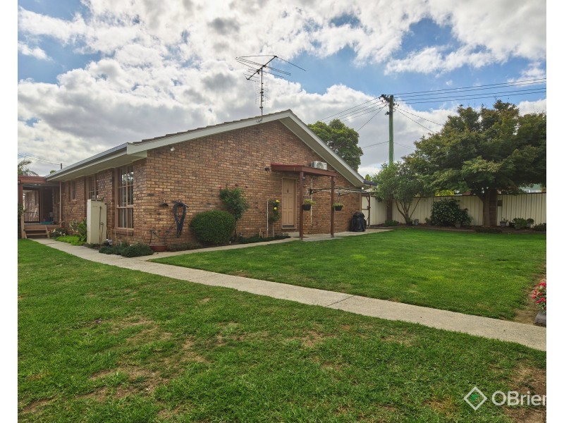 27 Johnson Avenue, Drouin VIC 3818