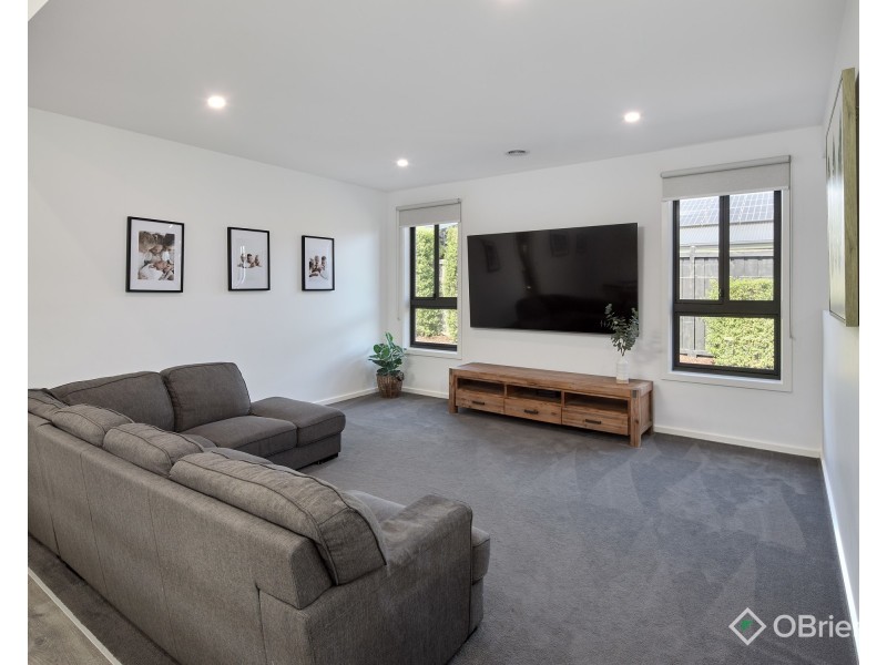 16 Coventry Drive, Warragul VIC 3820