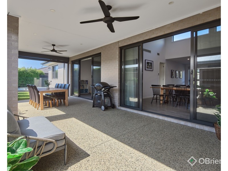 16 Coventry Drive, Warragul VIC 3820