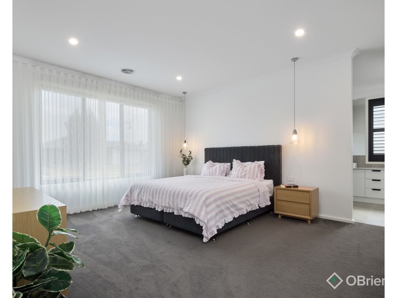 16 Coventry Drive, Warragul VIC 3820