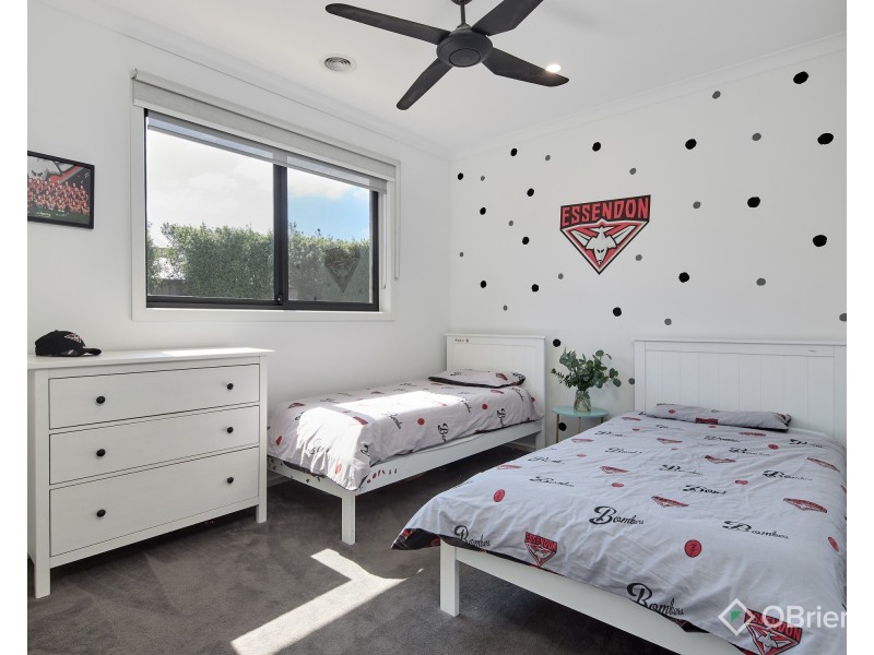 16 Coventry Drive, Warragul VIC 3820