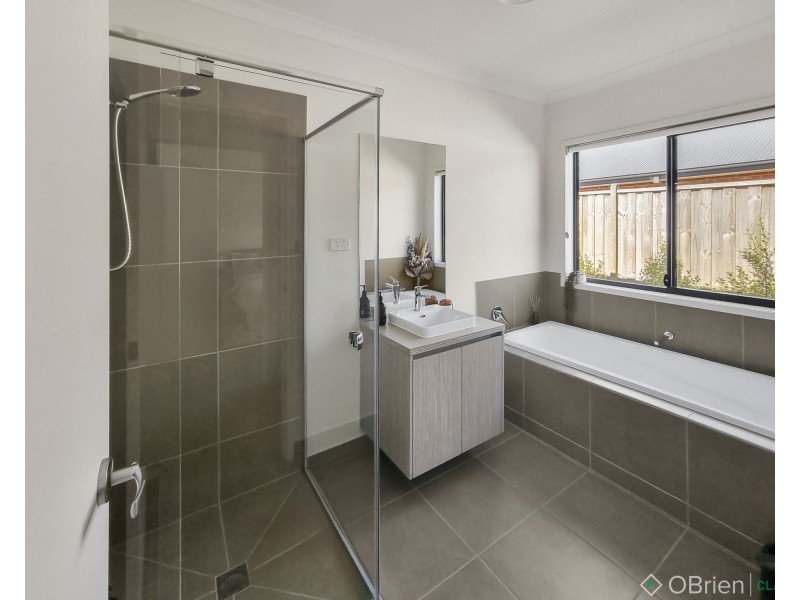 8 Turner Street, Warragul VIC 3820