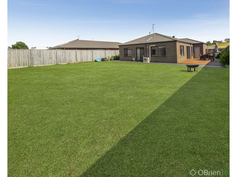 8 Turner Street, Warragul VIC 3820