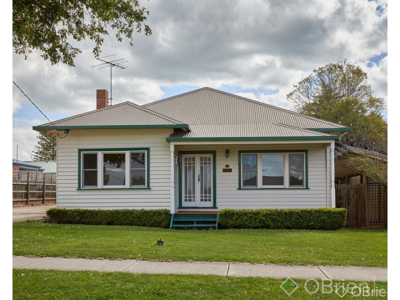 13 Hopetoun Road, Drouin VIC 3818