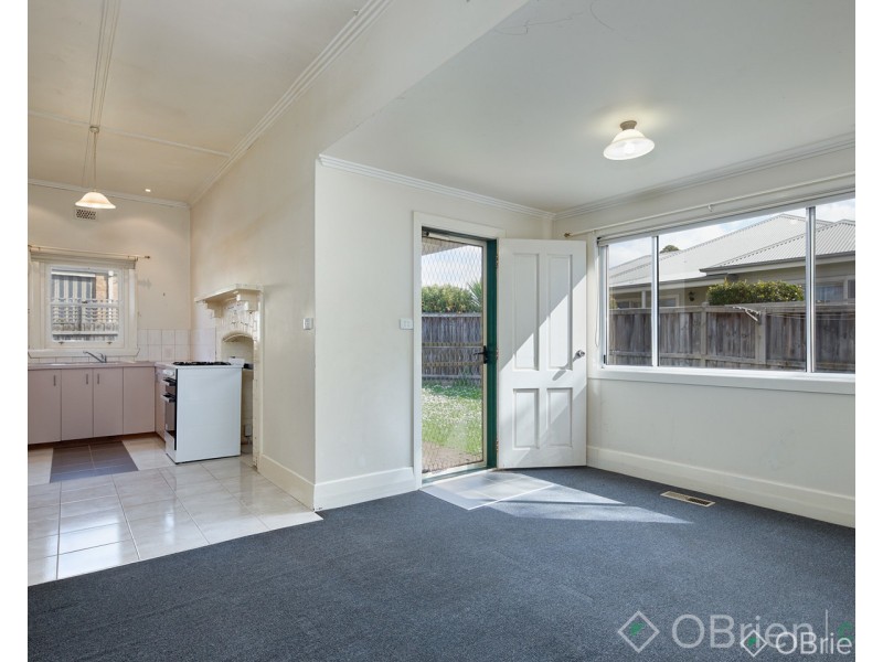 13 Hopetoun Road, Drouin VIC 3818