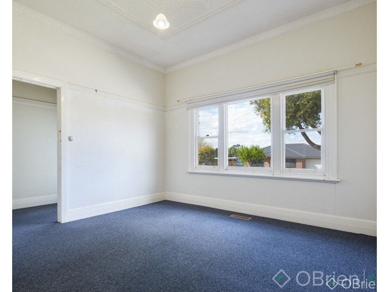 13 Hopetoun Road, Drouin VIC 3818