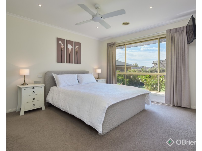 20 Lyndhurst Square, Drouin VIC 3818