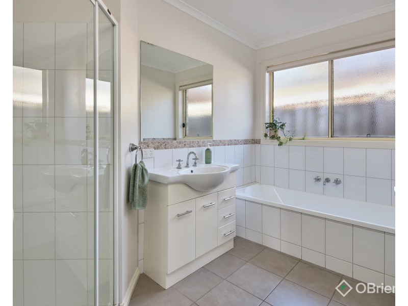 20 Lyndhurst Square, Drouin VIC 3818