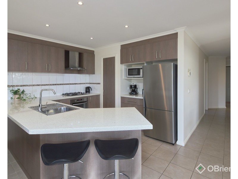 20 Lyndhurst Square, Drouin VIC 3818