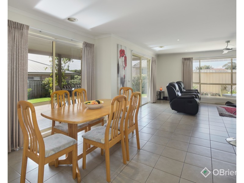 20 Lyndhurst Square, Drouin VIC 3818